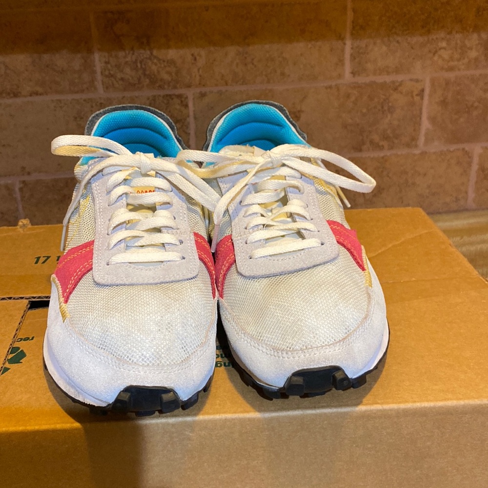 Nike size 8.5 sneakers good condition